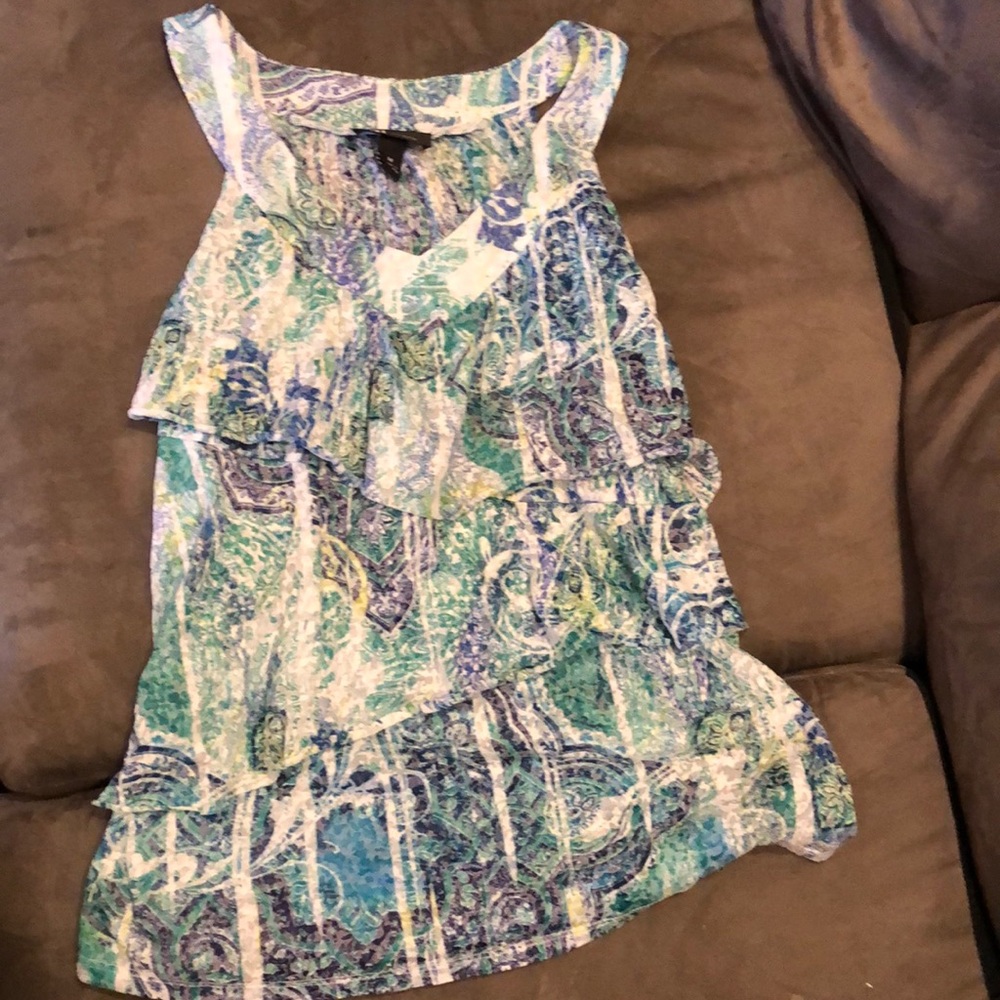 Sleeveless tiered flutter top size Medium